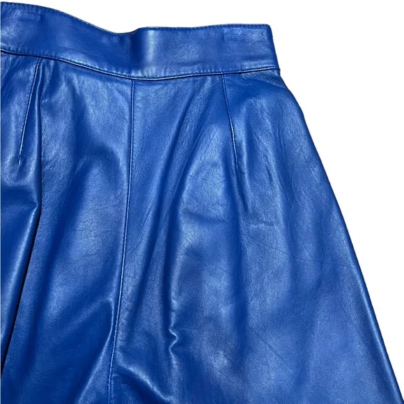 Vintage 80s High Waisted 100% Leather Blue Bermudas Shorts Size 6 Zipped Closure